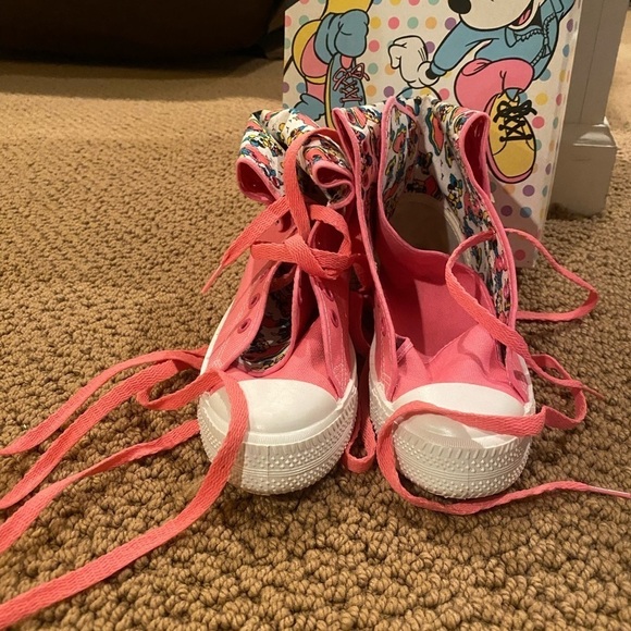 💥 Vintage Mickey & Minnie Mouse X Inner Floral Lace Converse Shoes - Picture 5 of 9